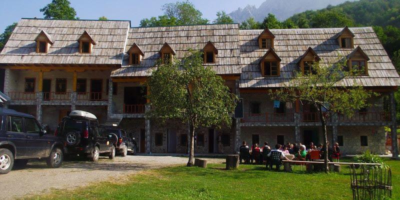 Bujtina Harusha Hotel Theth Exterior photo