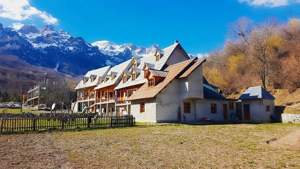 Bujtina Harusha Hotel Theth Exterior photo